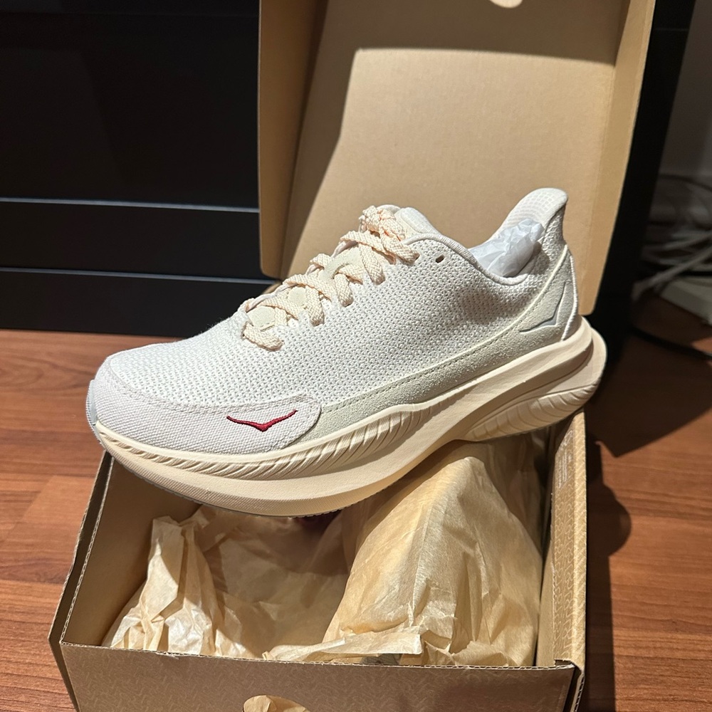 NIB NWT HOKA x Reformation Mach 6 LS Crochet
